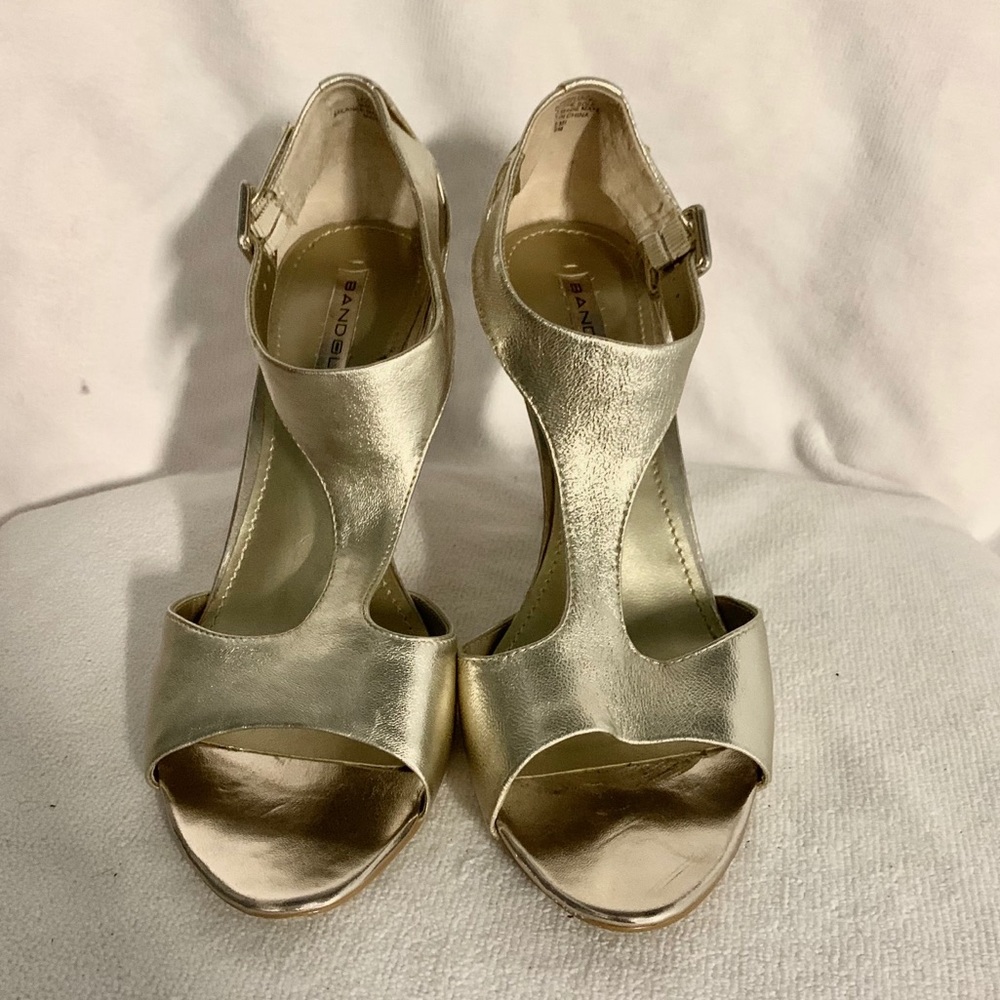 Bandolino Gold Sandals size 9.5